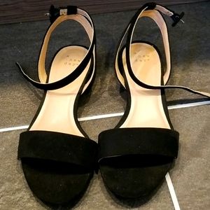 Low heel black strap sandals